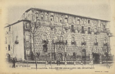 Palacio del Infantado, Gudalajara, Espanha (fotografia a preto e branco) de Spanish Photographer