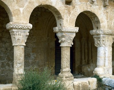 Arcadas do átrio, Igreja de São Miguel, San Esteban de Gormaz, Espanha, arquitetura do século XI-12 (foto) de Spanish School