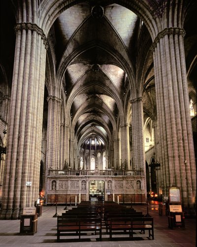 Vista interior da nave, iniciada em 1298 de Spanish School