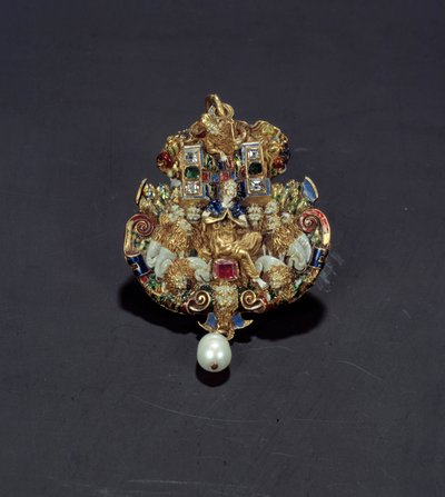 Joalharia: pingente de diamantes, esmalte em ouro redondo, esmeralda e pérola representando Daniel no poço do leão. 1550-1600. De Espanha. Paris, Museu do Louvre. de Spanish School
