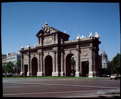 Vista do portão de Alcalá (1778) de Spanish School