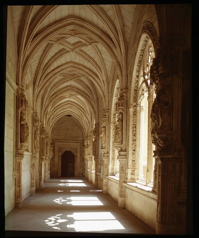 Vista da galeria inferior do Mosteiro de San Juan de Los Reyes, Tolede de Spanish School