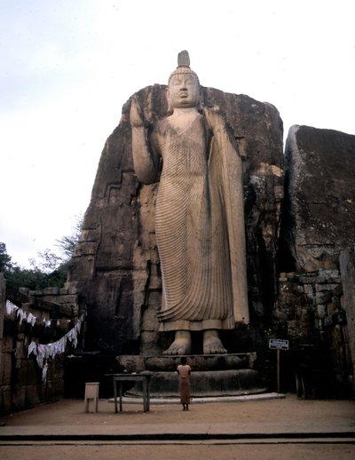 O grande Buda de Avukana. O Sri Lanka. Século V. de Sri Lankan School