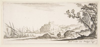 Ilustração 7: vários barcos na praia para a esquerda, um homem carregando uma sacola, vista de trás e wa ..., ca. 1641 de Stefano della Bella