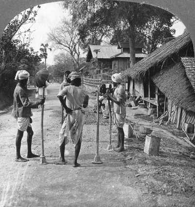 Reparação de estradas, Bhamo, Birmânia, 1908 de Stereo Travel Co