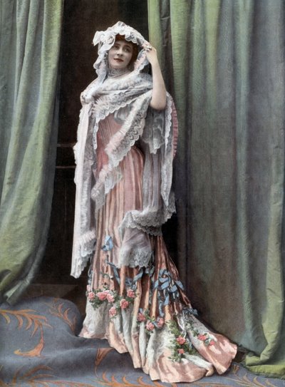 Marcelle Lender, comediante francesa, foto de Reutlinger do jornal francês "Le Theatre" de 1 de agosto de Studio Reutlinger