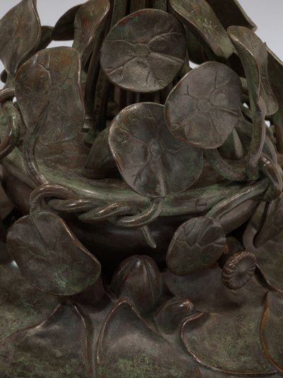 Um abajur &39;Pond Lily&39;, c.1903 (vidro com chumbo e bronze patinado) de Studios Tiffany