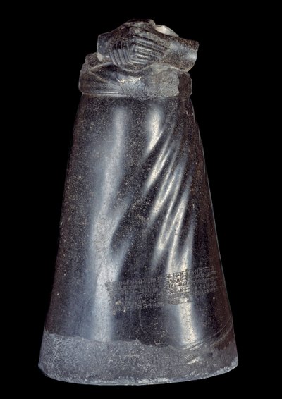 Mesopotâmia: metade inferior da estátua diorita de Manishtusu (Manishtousu) (2270-2254 a.C.), Rei de Agade. 2300-2250 A.C. Do local de Susa (Babilônia). Sol 0,88 m Paris, Musee du Louvre de Sumerian Mesopotamian School