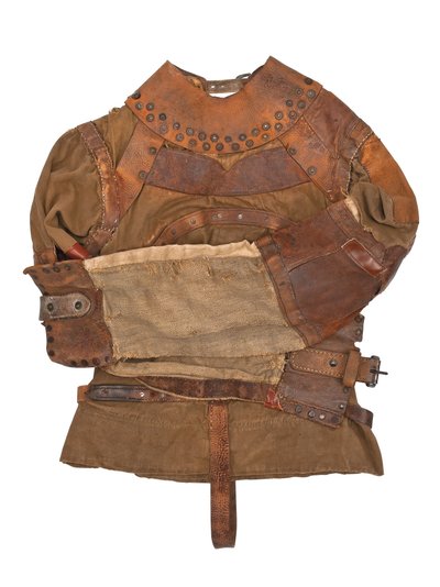 Camisa-força de propriedade de Harry Houdini, c.1915 (lona cáqui, couro e rebites de metal) de Swanfeldt Tent and Awning Co.
