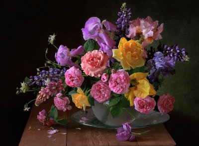 Natureza morta floral vibrante de Tatyana Skorokhod