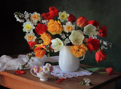 Ramos de flores primaveris vibrantes de Tatyana Skorokhod