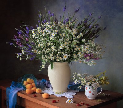 Flores silvestres e damascos de Tatyana Skorokhod