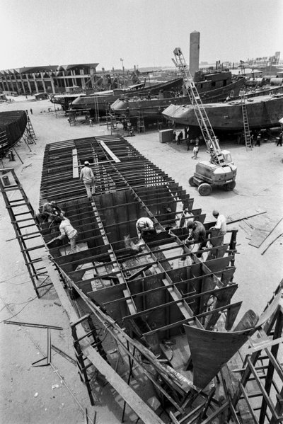 Estaleiro Promecan, Porto de Callao, construção de embarcações de pesca com rede de cerco com retenida de Ted Spiegel