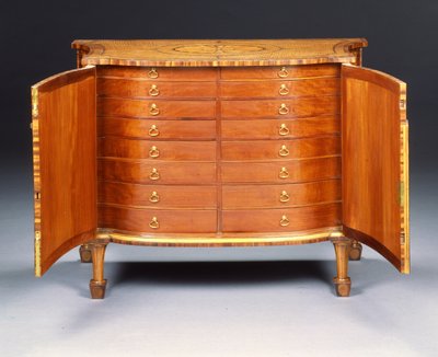Um de um par de mercadorias George III (harewood & kingwood) de Thomas Chippendale