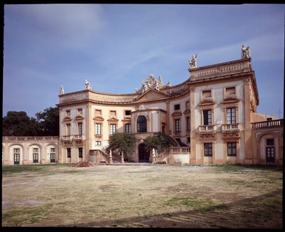 Vista exterior da Villa Valguarnera de Tommaso Maria Napoli