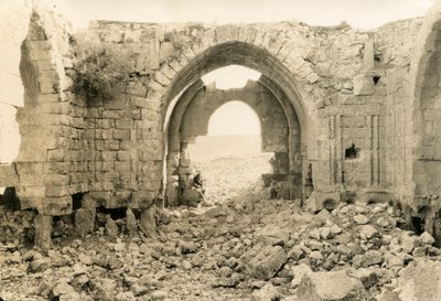 Interior da Basílica Bizantina, Amã, Jordânia, fotografia de Ugo Monneret de Villard, cerca de 1920 de Ugo Monneret de Villard