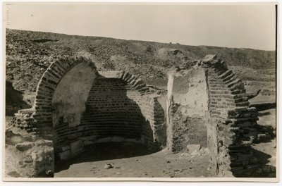 Edifício trilobado, al-Fustat, Egito, fotografia de Ugo Monneret de Villard de Ugo Monneret de Villard