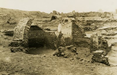 Edifício trilobado, al-Fustat, Egito, fotografia de Ugo Monneret de Villard de Ugo Monneret de Villard
