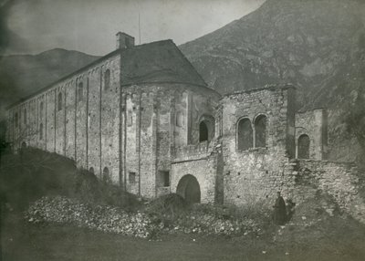 Vista da Abadia de San Pietro al Monte, Civate, Lombardia, Itália, fotografia de Ugo Monneret de Villard, cerca de 1910 de Ugo Monneret de Villard
