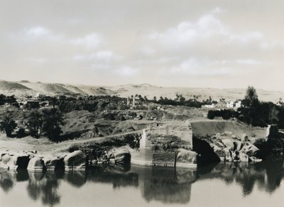 Vista da ilha de Elefantina com o Nilo, Egito, fotografia de Ugo Monneret de Villard de Ugo Monneret de Villard