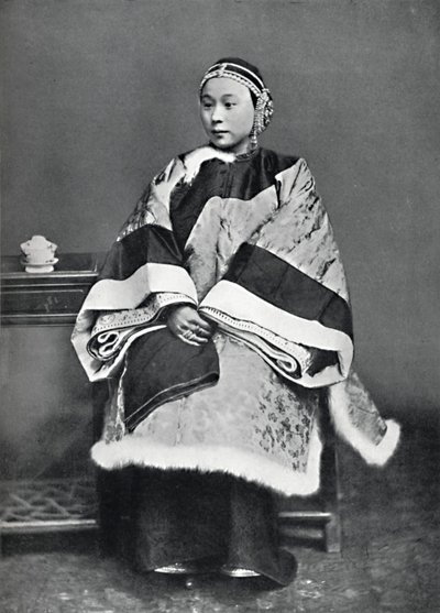 Uma senhora chinesa de alta patente em traje completo, 1902 de Unbekannt