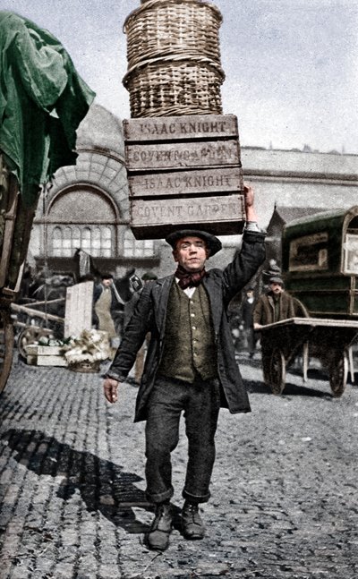 Porteiro do mercado de Covent Garden, Londres, c1922. de Unbekannt