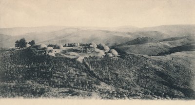 Um Kafir Kraal - Zululand, início do século XX. de Unbekannt