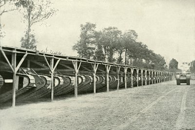 Um parque de tanques britânicos logo atrás da linha de frente, 1919. de Unbekannt