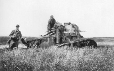 Um tanque leve francês quebrado, Villers-Cotterets, Aisne, França, 1918 de Unbekannt