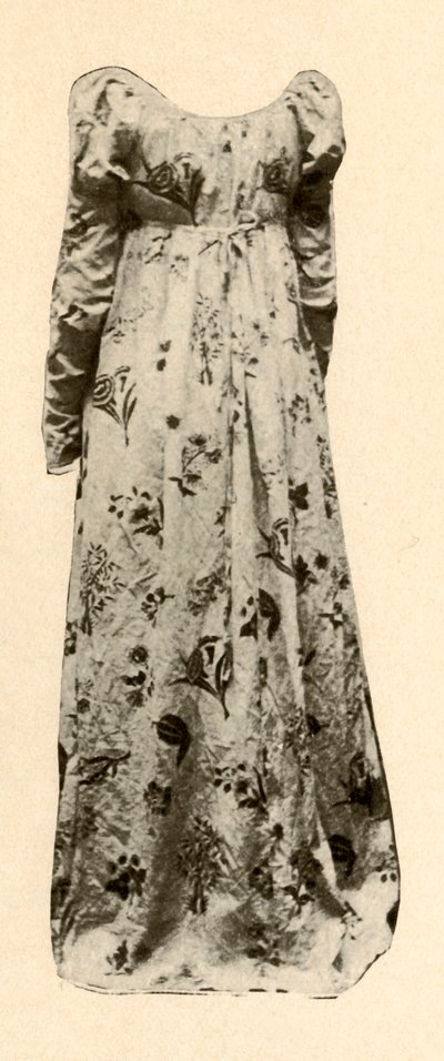Um vestido de chita de vidro lustrado, usado por Madame Chevalier, c1795, 1937. de Unbekannt