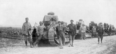 Um grupo de tanques leves, Soissons, França, 1918 de Unbekannt
