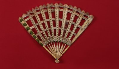 Um leque raro, francês ou inglês, c.1580 (pergaminho e mica) de Unbekannt