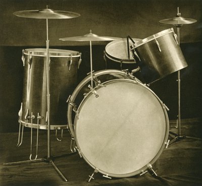 Conjunto de tambores e pratos de instrumentos de percussão fabricados na República Tcheca, 1948 de Unbekannt
