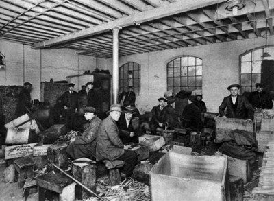 Oficina de cortar madeira, Londres, 1926-1927 de Unbekannt