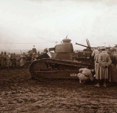 Avançando com tanques, c1914-c1918 de Unbekannt