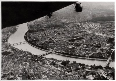 Vista aérea de Basileia, Suíça, de um Zeppelin, 1928 1933 de Unbekannt