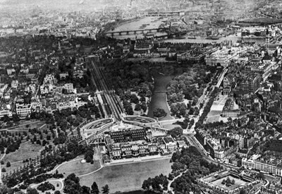 Vista aérea do Palácio de Buckingham, Londres, 1926-1927 de Unbekannt