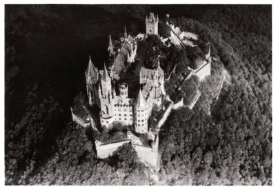 Vista aérea do Castelo Hohenzollern, Baden-Wurttemberg, Alemanha, de um Zeppelin, c1931 1933 de Unbekannt