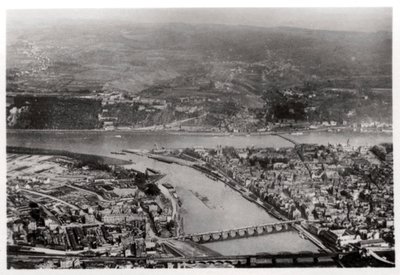 Vista aérea de Coblença, Reno-Palantinato, Alemanha, de um Zeppelin, c1931 1933 de Unbekannt