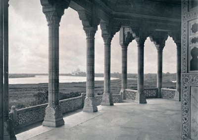 Agra. Varanda da Jasmine Tower, mostrando o Taj, c1910. de Unbekannt