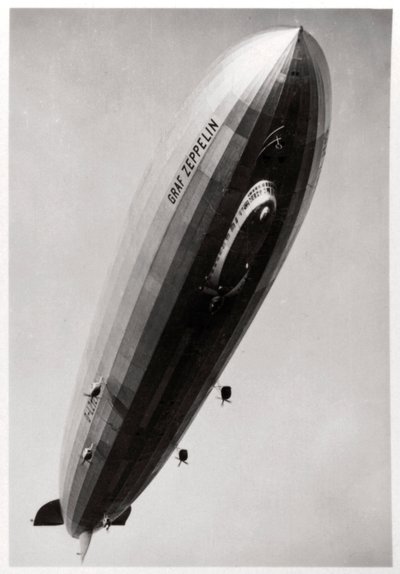 Dirigível LZ127 Graf Zeppelin, visto de baixo, 1933 de Unbekannt