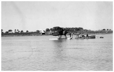 Alan Cobhams De Havilland DH50 pousando no Tigre, Iraque, 1926 de Unbekannt