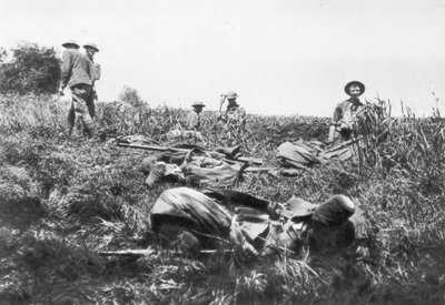 Fuzileiros navais americanos cavando trincheiras, Lucy-le-Bocage, França, 1 de junho de 1918 de Unbekannt