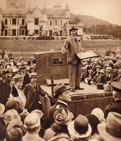 Um leilão para caridade em Balmoral, 1930s 1935 de Unbekannt