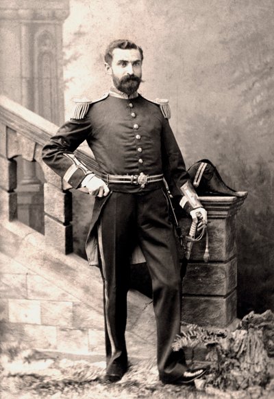 Um oficial de uniforme completo, início do século XX de Unbekannt
