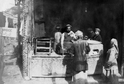 Cozinheiro árabe, Aleppo road, Bagdá, Iraque, 1917-1919 de Unbekannt