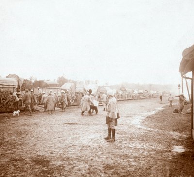 Chegando em Revigny, norte da França, c1914-c1918 de Unbekannt