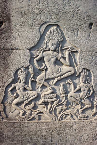 Bailarinos Celestiais Bayon Esculpidos em um Pilar, Siem Reap, Camboja de Unbekannt