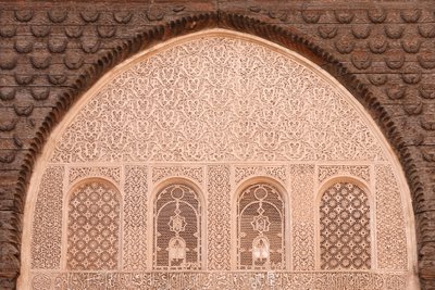 Ben Youssef Medersa é a maior Medersa do Marrocos, originalmente uma escola religiosa fundada sob Abou el Hassan, Marraquexe, Marrocos. de Unbekannt