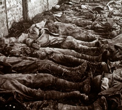 Corpos após ataque, c1914-c1918 de Unbekannt